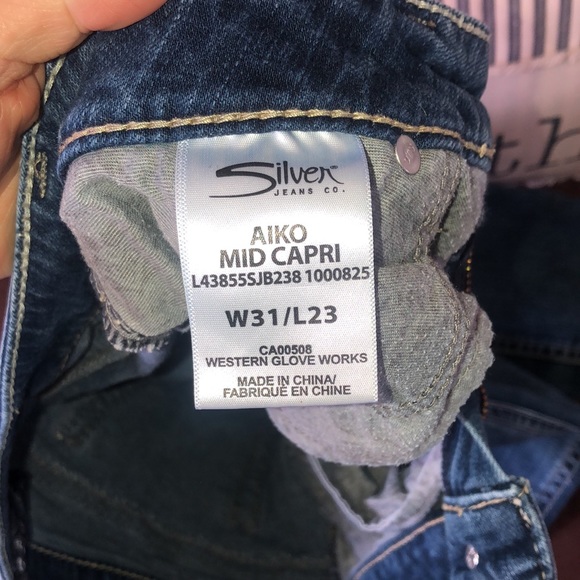 Silver Capris - Picture 8 of 8